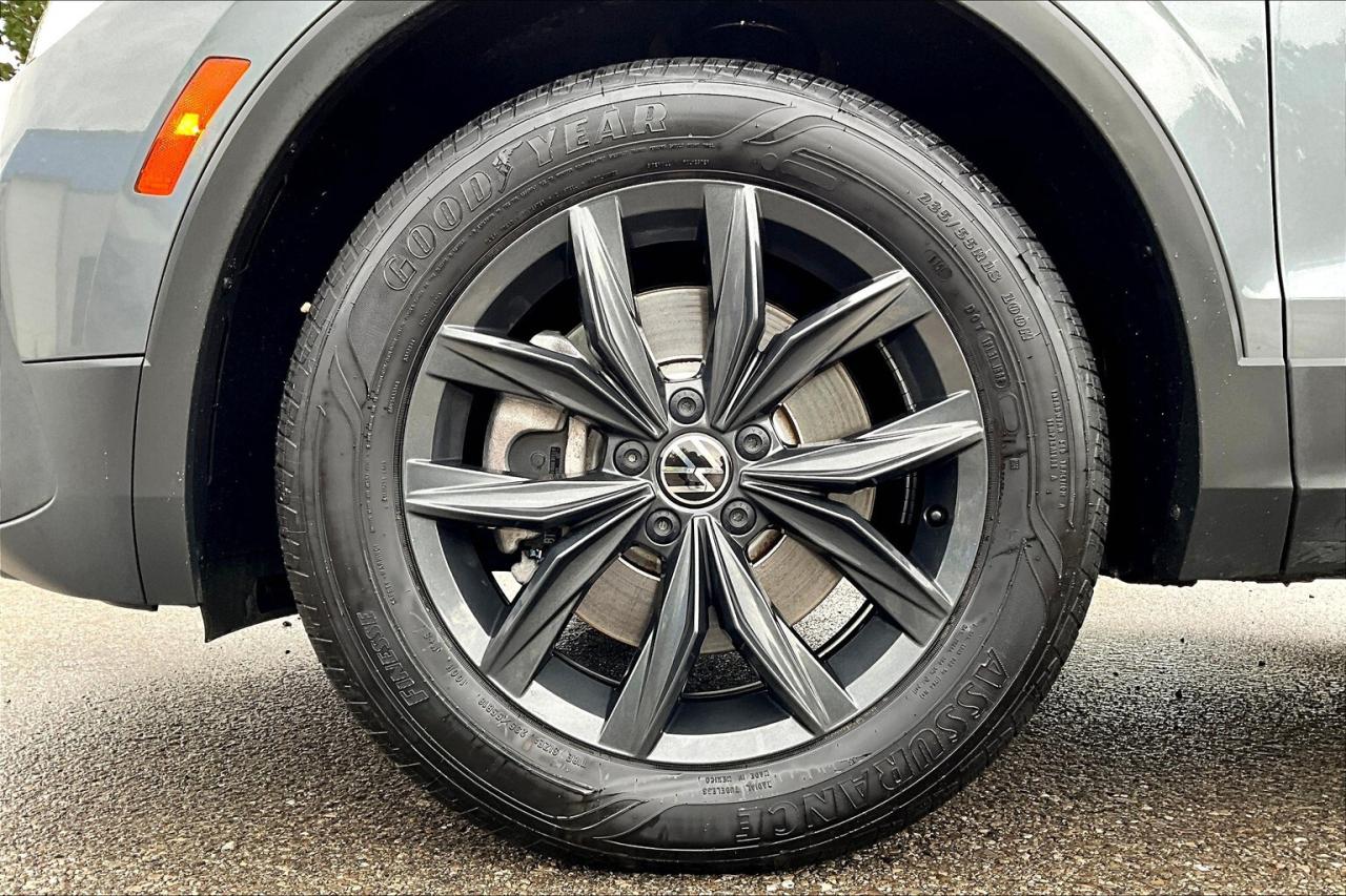 2024 Volkswagen Tiguan Comfortline | Heated Leather | Panoroof | AWD Photo