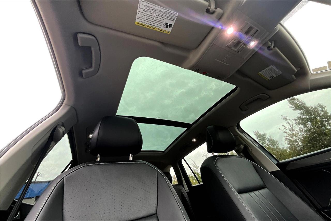 2024 Volkswagen Tiguan Comfortline | Heated Leather | Panoroof | AWD Photo