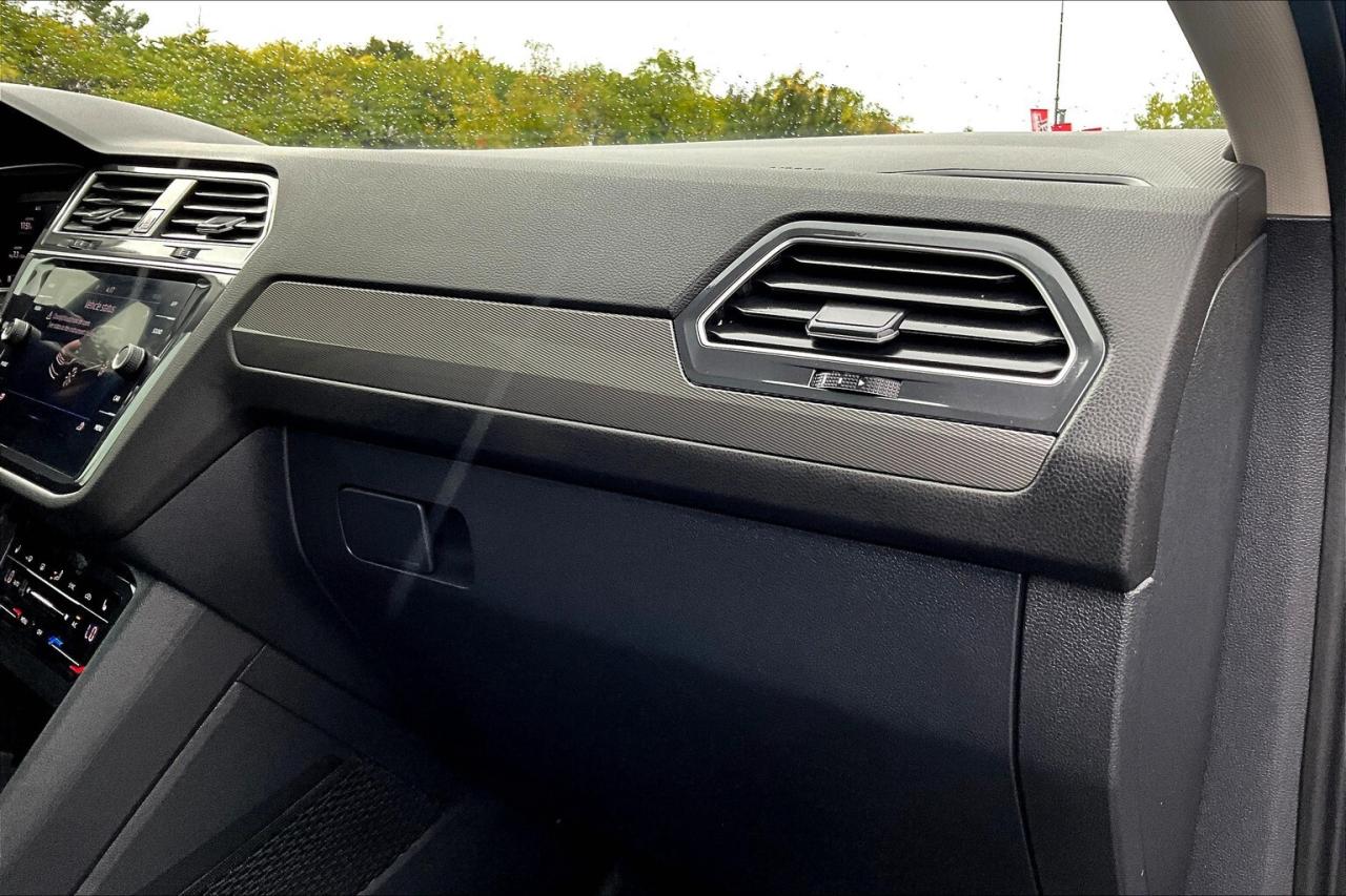 2024 Volkswagen Tiguan Comfortline | Heated Leather | Panoroof | AWD Photo