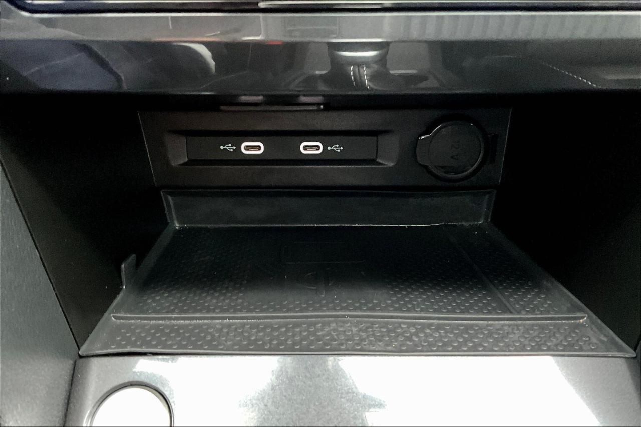 2024 Volkswagen Tiguan Comfortline | Heated Leather | Panoroof | AWD Photo