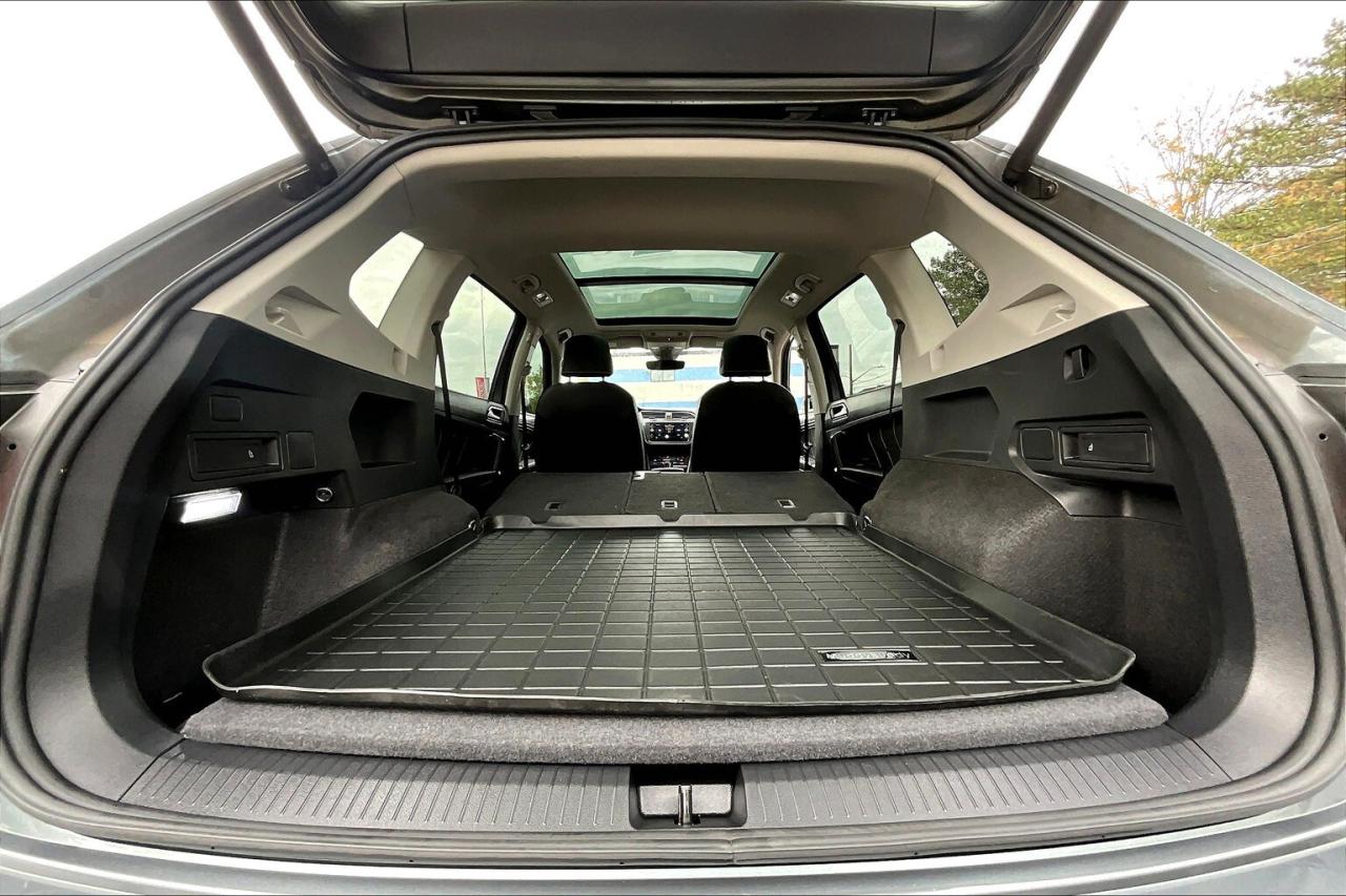 2024 Volkswagen Tiguan Comfortline | Heated Leather | Panoroof | AWD Photo