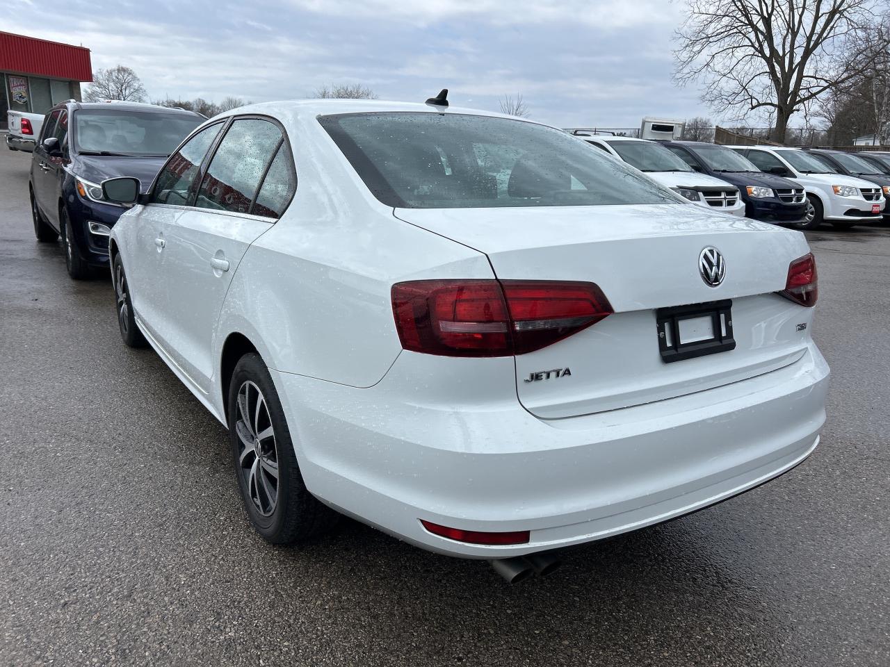 2016 Volkswagen Jetta Sedan COMFORTLINE, CLEAN CARFAX, MANUAL, SUNROOF! - Photo #8