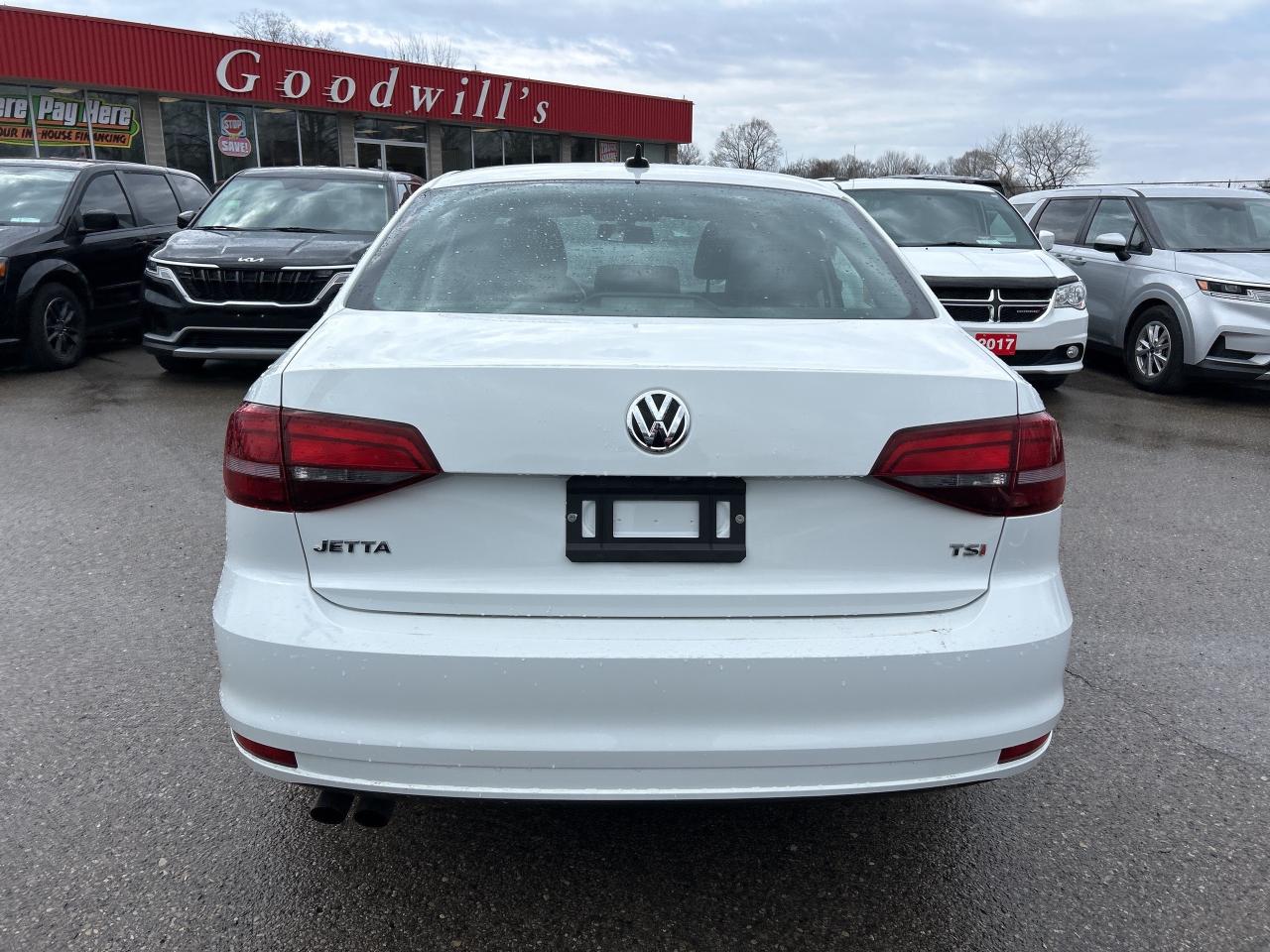 2016 Volkswagen Jetta Sedan COMFORTLINE, CLEAN CARFAX, MANUAL, SUNROOF! - Photo #7
