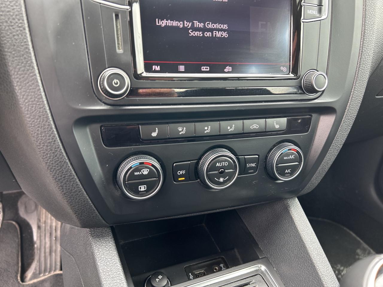 2016 Volkswagen Jetta Sedan COMFORTLINE, CLEAN CARFAX, MANUAL, SUNROOF! - Photo #21