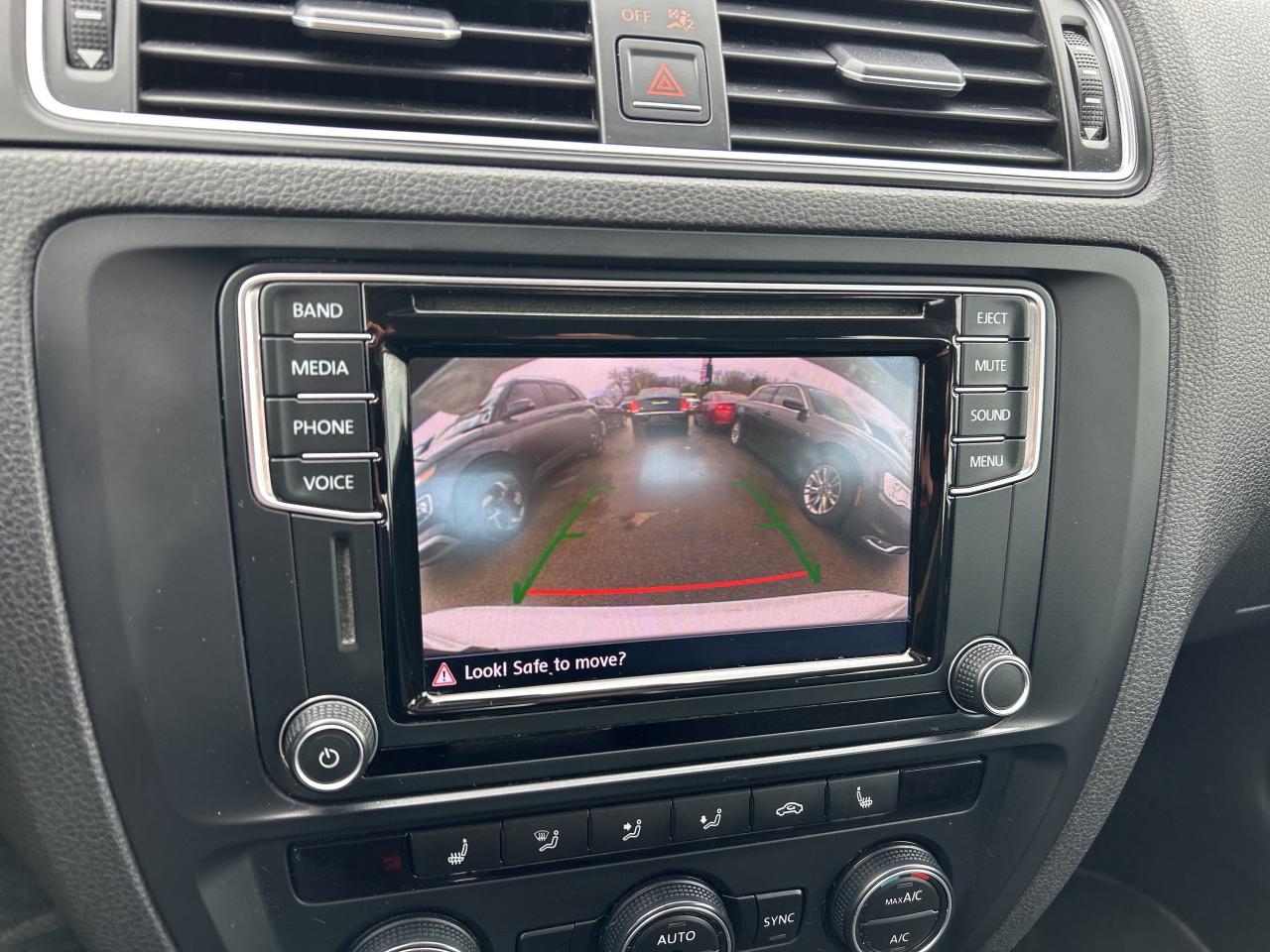 2016 Volkswagen Jetta Sedan COMFORTLINE, CLEAN CARFAX, MANUAL, SUNROOF! - Photo #23