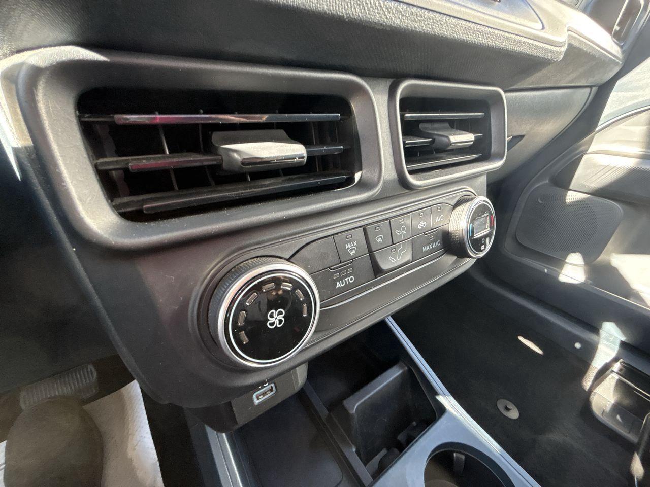 2022 Ford Maverick XL AWD SuperCrew Photo5