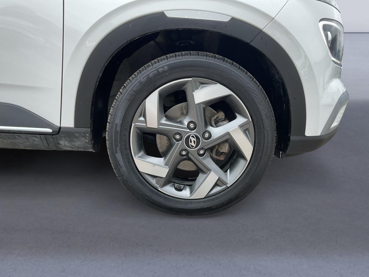 2021 Hyundai Venue 1.6L Trend! Great Kms! One Owner! Photo