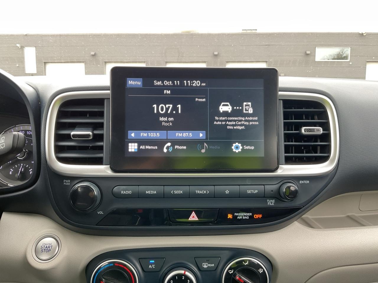 2021 Hyundai Venue 1.6L Trend! Great Kms! One Owner! Photo