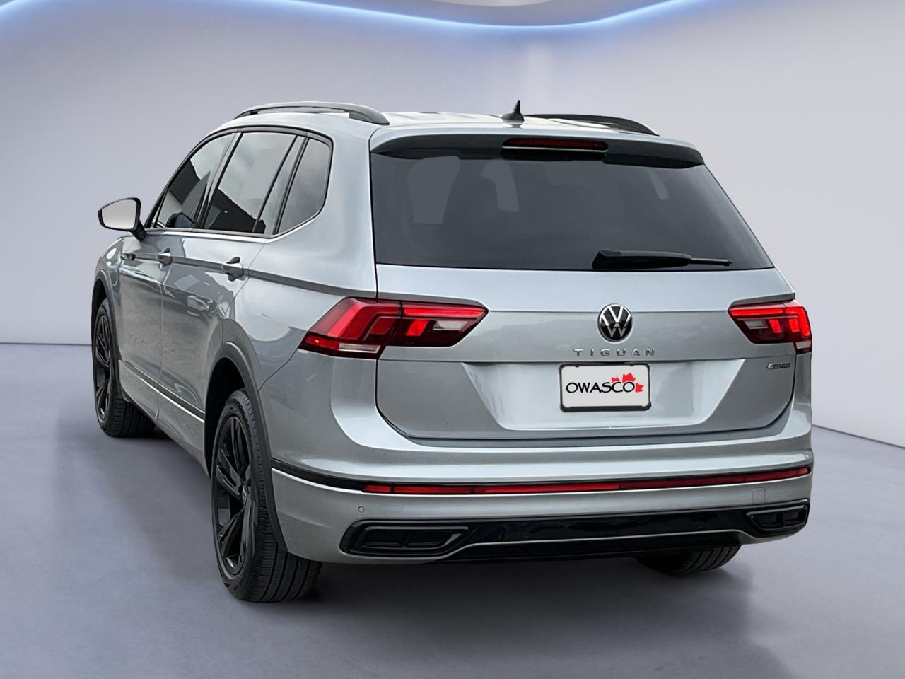 2023 Volkswagen Tiguan 2.0L R-Line Black Edition! One Owner Off Lease! Photo