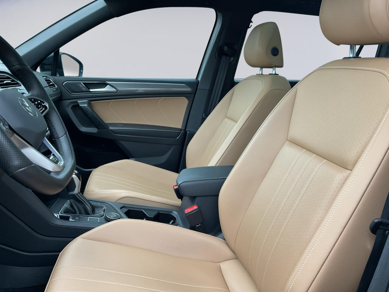 2023 Volkswagen Tiguan 2.0L R-Line Black Edition! One Owner Off Lease! Photo