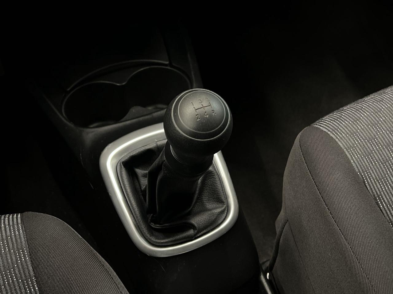 2015 Toyota Yaris 5-SPEED | ONLY 54,000KMS!! | BLUETOOTH | AM/FM/CD Photo