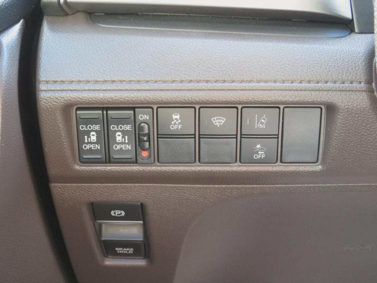 2019 Honda Odyssey EX (**SAFETY/CERTIFIED!!**8 PASSENGER!!**TRAILER HITCH**TINTS**ALLOY RIMS**DVD ENTERTAINMENT SYSTEM**SUNROOF**POWER SLIDING DOORS**POWER TAILGATE**LANE ASSIST**COLLISION WARNING**HEATED SEATS**PUSH BUTTON START**ANDROID AUTO/APPLE CARPLAY**REVERSE CAMERA* Photo