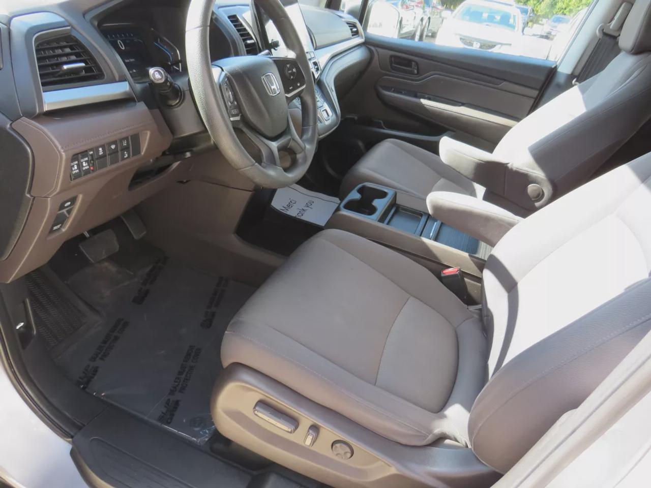 2019 Honda Odyssey EX  | Safety Certified | 8 Passenger | Trailer Hitch | Tints | Alloy Rims | DVD Entertainment System | Sunroof | Power Sliding Doors | Photo