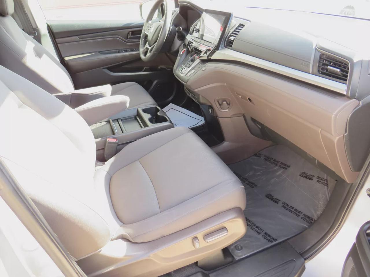2019 Honda Odyssey EX  | Safety Certified | 8 Passenger | Trailer Hitch | Tints | Alloy Rims | DVD Entertainment System | Sunroof | Power Sliding Doors | Photo