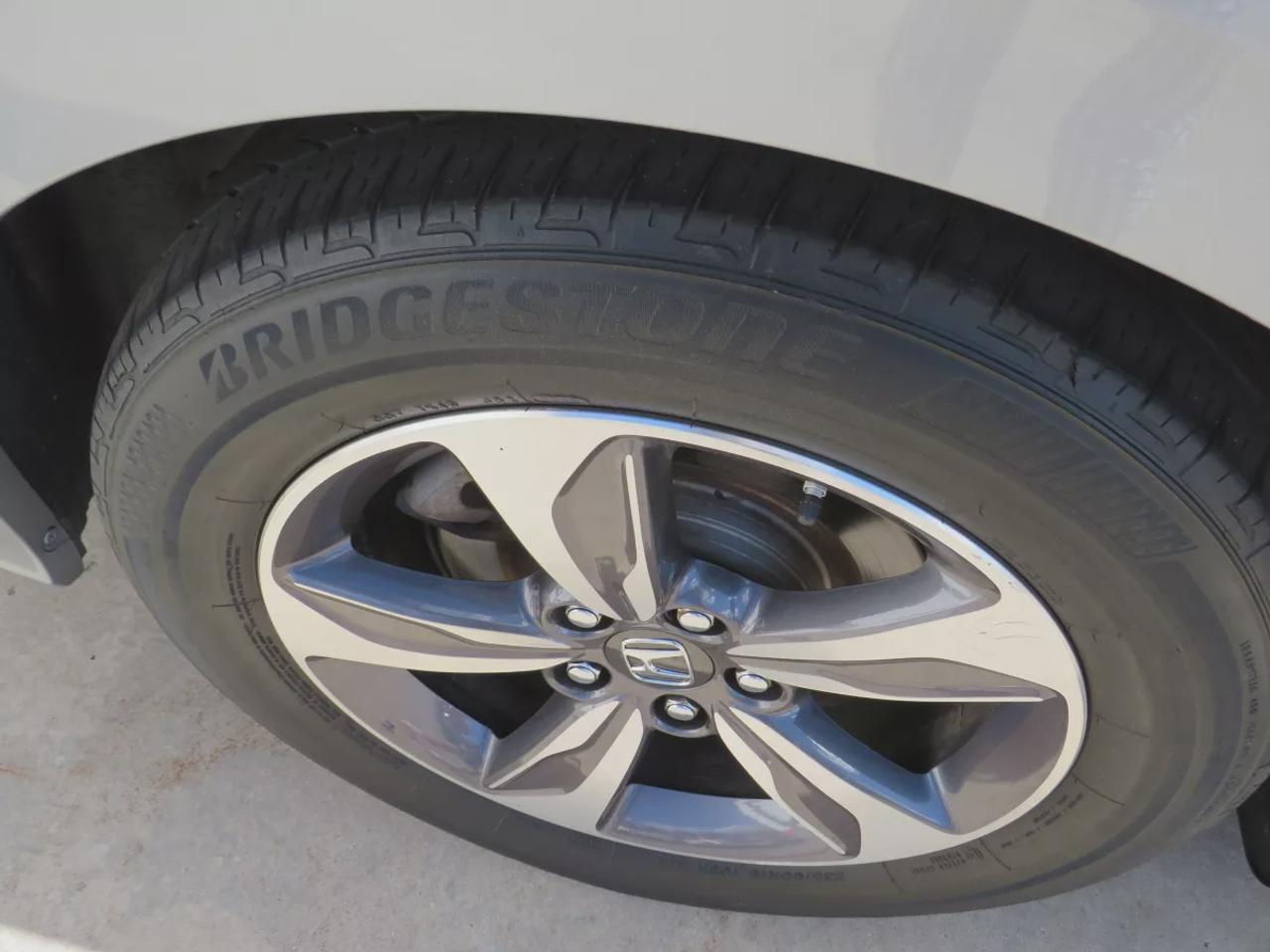 2019 Honda Odyssey EX  | Safety Certified | 8 Passenger | Trailer Hitch | Tints | Alloy Rims | DVD Entertainment System | Sunroof | Power Sliding Doors | Photo