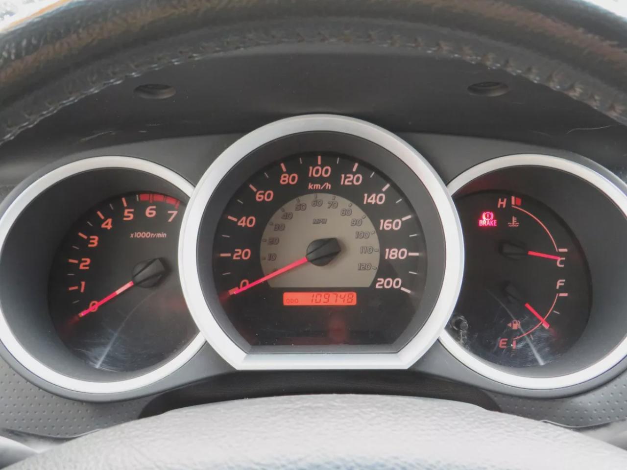 2011 Toyota Tacoma BASE (4X4**RARE!!**SAFETY/CERTIFIED!!**SOLID FRAME!!**MANUAL TRANSMISSION**A/C**TRAILER HITCH**ALLOY RIMS**POWER DOORS**POWER LOCKS**CD PLAYER**) Photo4