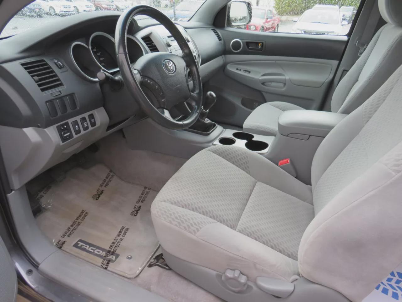 2011 Toyota Tacoma BASE (4X4**RARE!!**SAFETY/CERTIFIED!!**SOLID FRAME!!**MANUAL TRANSMISSION**A/C**TRAILER HITCH**ALLOY RIMS**POWER DOORS**POWER LOCKS**CD PLAYER**) Photo3
