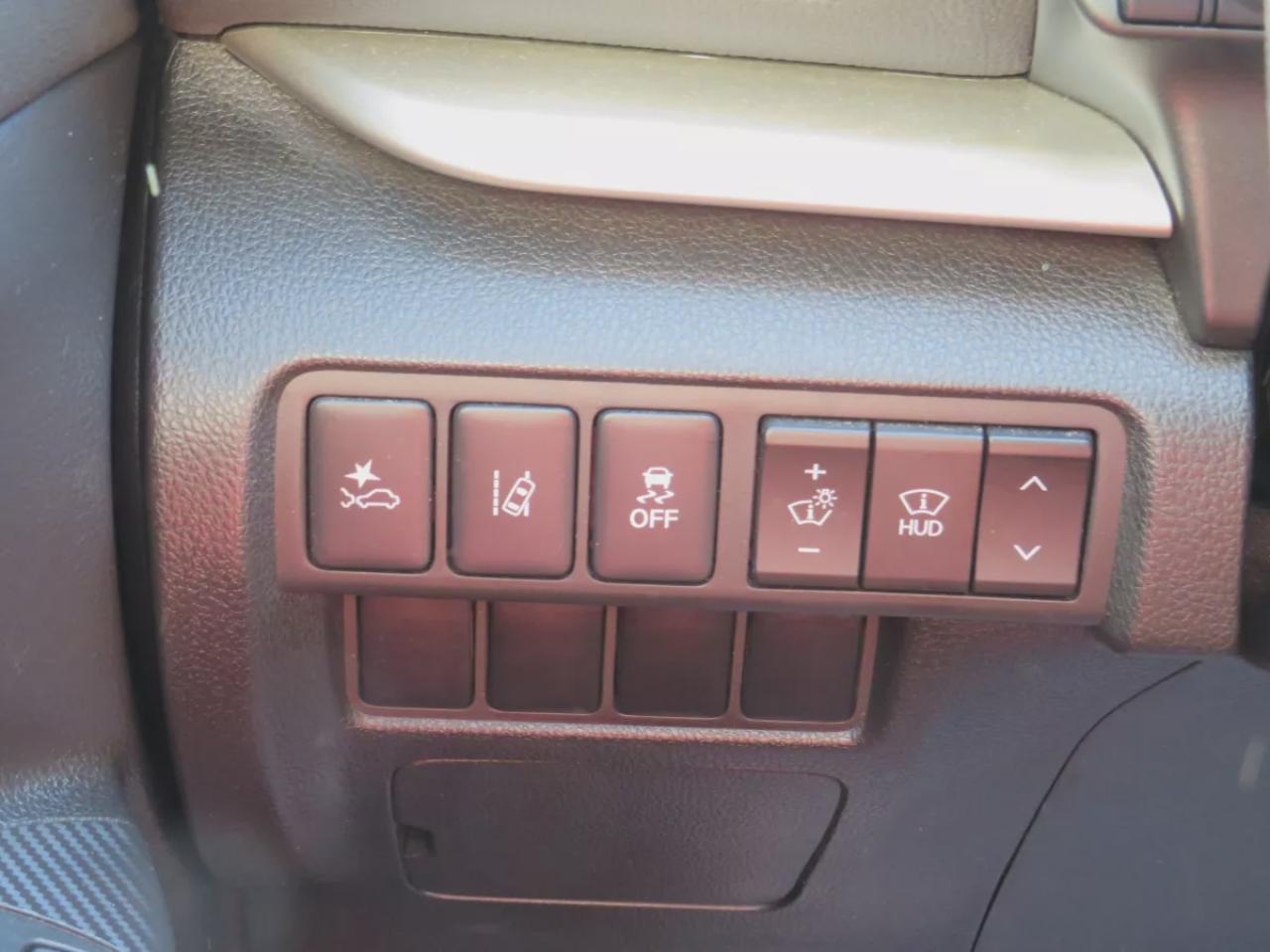 2023 Mitsubishi Eclipse Cross GT (**SAFETY/CERTIFIED!!**4WD**LEATHER**POWER SEATS**HEATED SEATS**USB**ECO MODE**DUAL PANE SUNROOF**DIGITAL TOUCHSCREEN**NAVIGATION**360 DEGREE REVERSE CAMERA**LANE ASSIST**COLLISION WARNING**BLUETOOTH**CRUISE CONTROL**) Photo