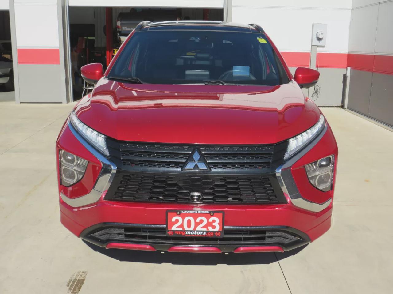 2023 Mitsubishi Eclipse Cross GT  | Safety Certified | 4WD | Leather | Power Seats | Heated Seats | USB | Eco Mode | Dual Pane Sunroof | Digital Touchscreen | Navigation | 360 Degree Reverse Camera | Lane Assist | Collision Warning | Bluetooth | Cruise Control Photo