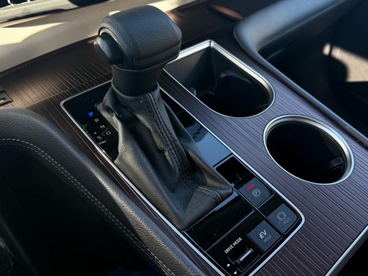 2024 Toyota Sienna LE Photo