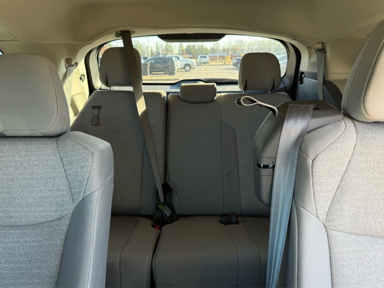 2024 Toyota Sienna LE Photo