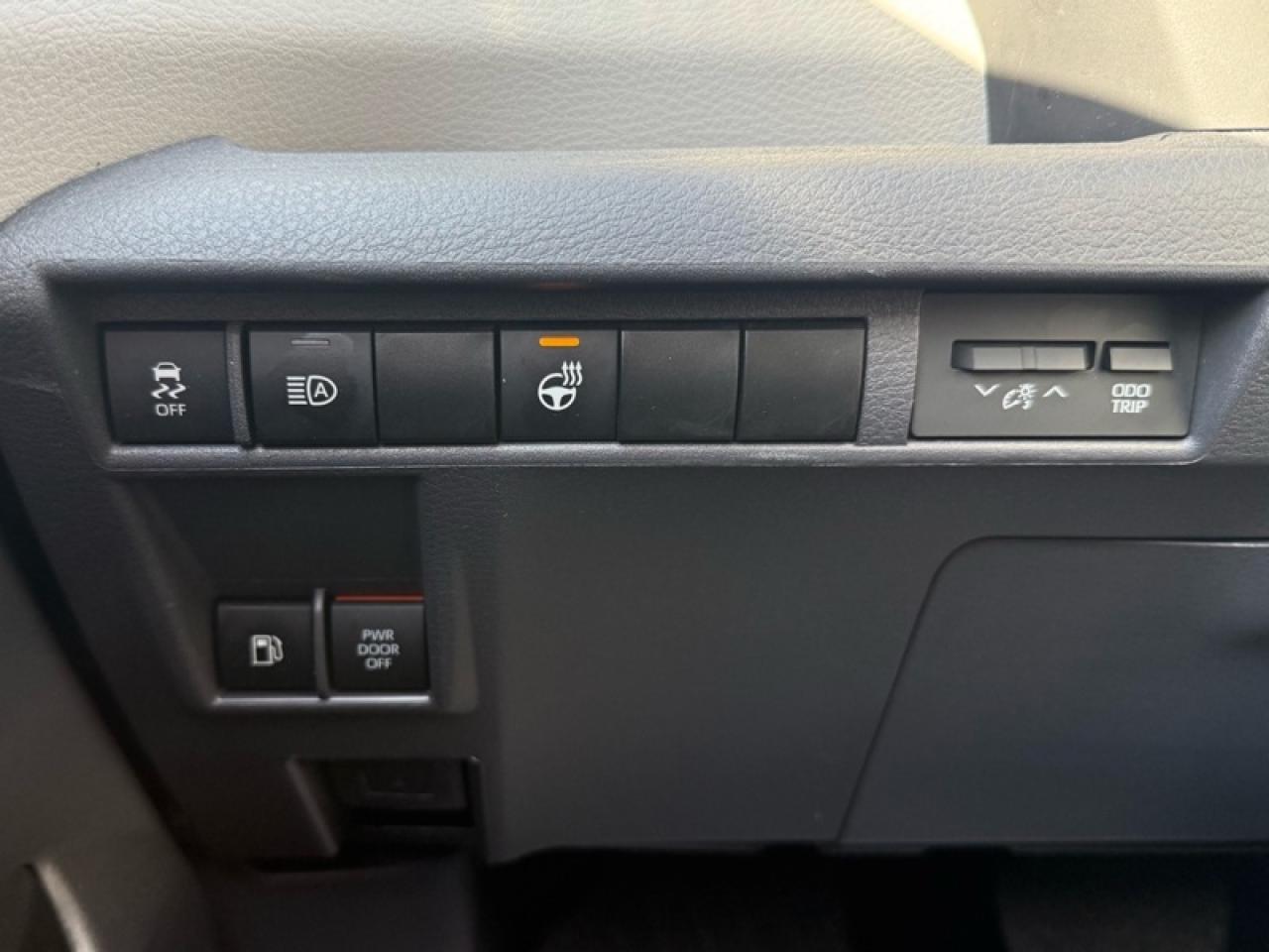 2024 Toyota Sienna LE Photo