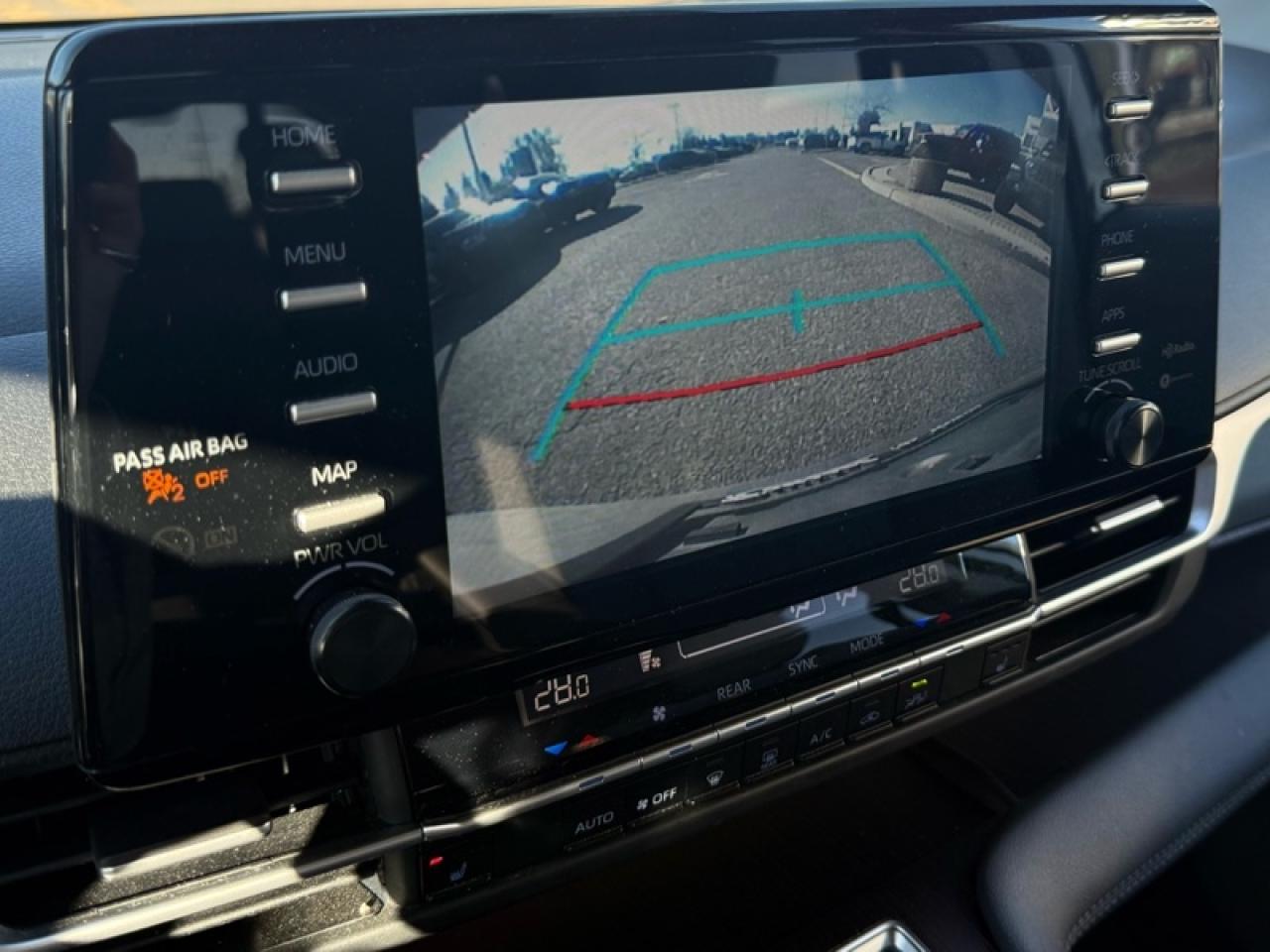 2024 Toyota Sienna LE Photo