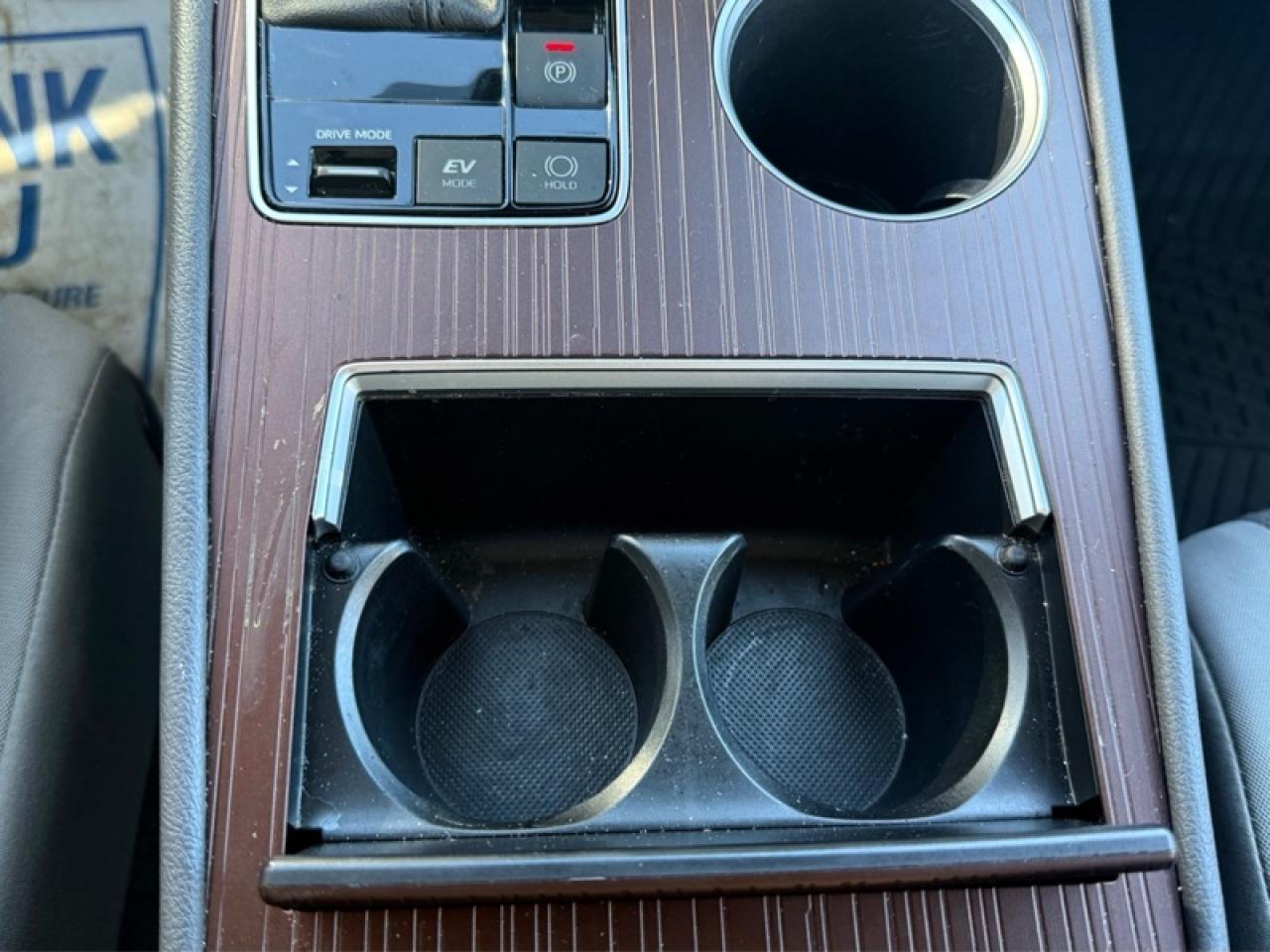 2024 Toyota Sienna LE Photo