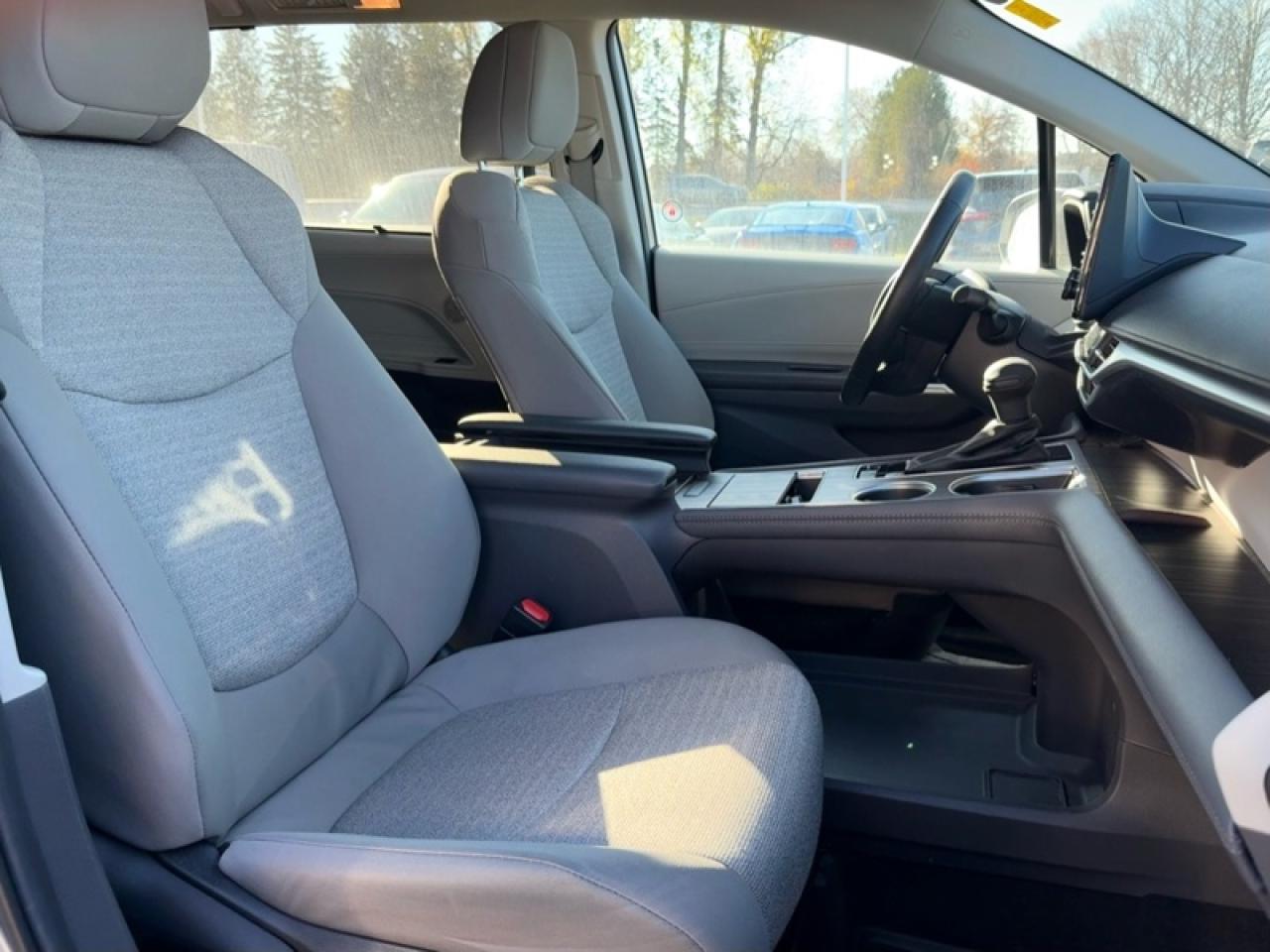 2024 Toyota Sienna LE Photo