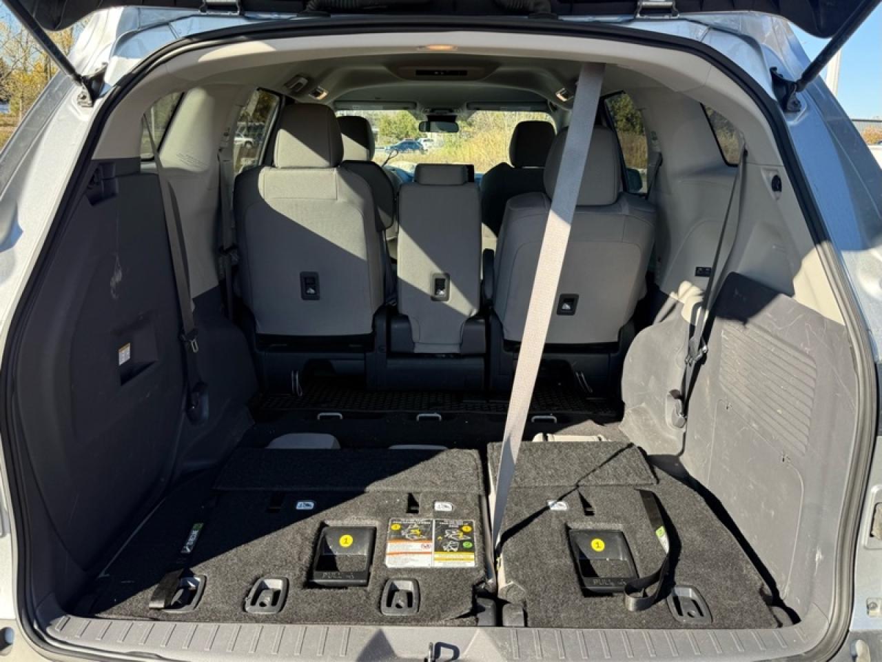 2024 Toyota Sienna LE Photo