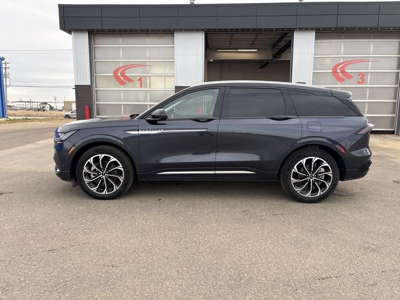 2024 Lincoln Nautilus RESERVE Photo5