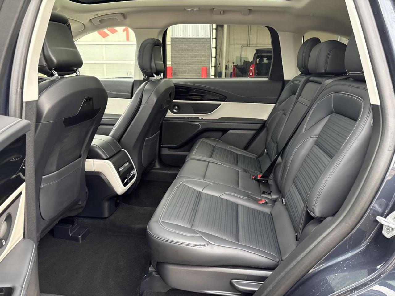 2024 Lincoln Nautilus RESERVE Photo5