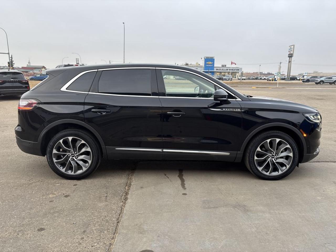 2022 Lincoln Nautilus RESERVE Photo5