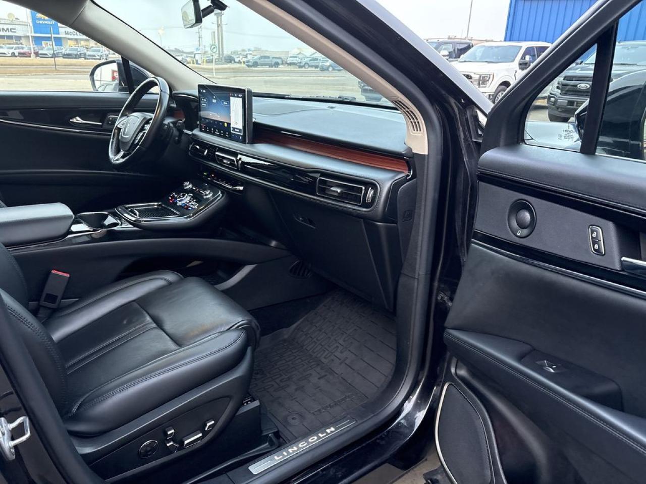 2022 Lincoln Nautilus RESERVE Photo5