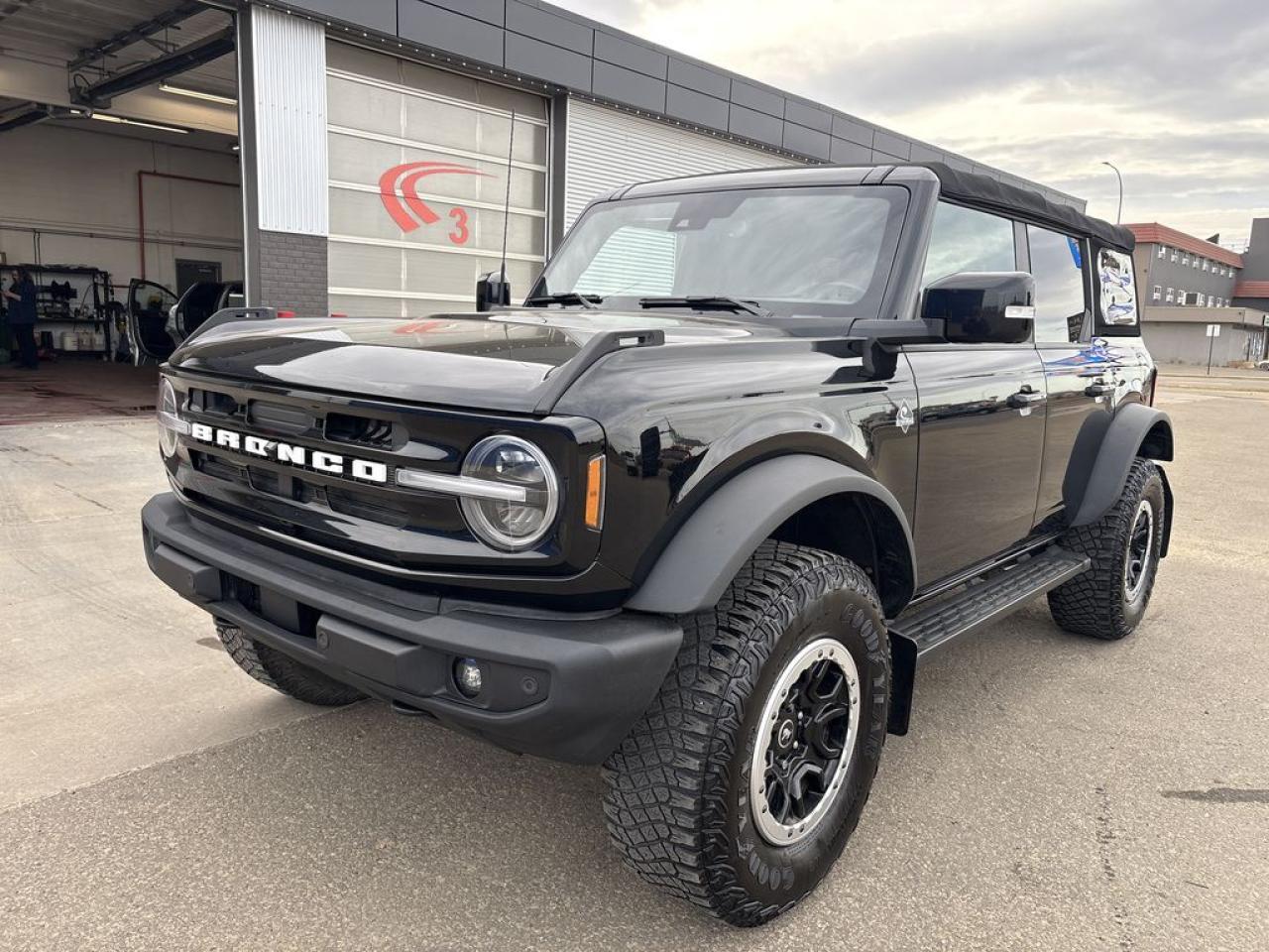 2021 Ford Bronco Outer Banks Photo1