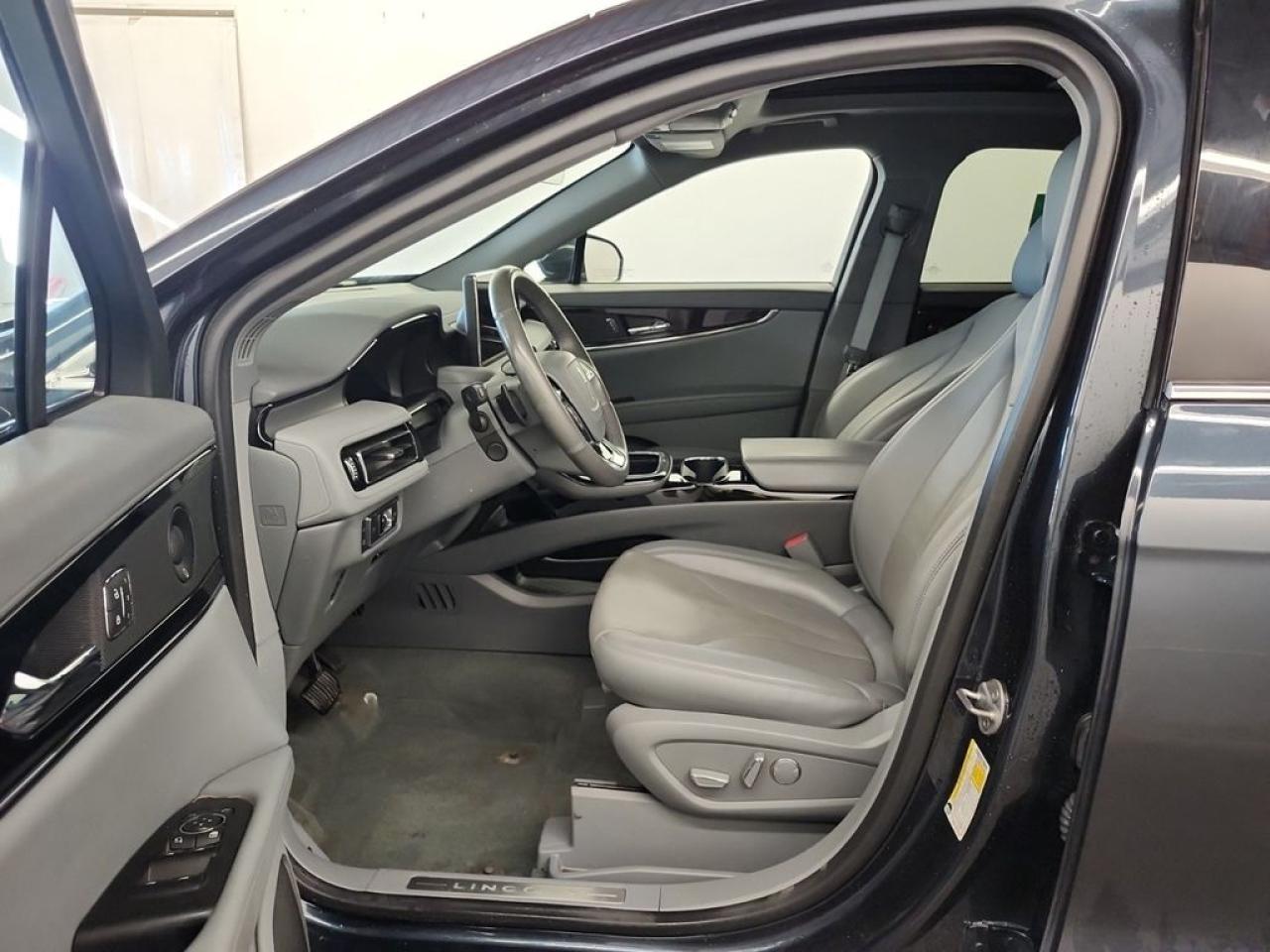 2022 Lincoln Nautilus RESERVE Photo4