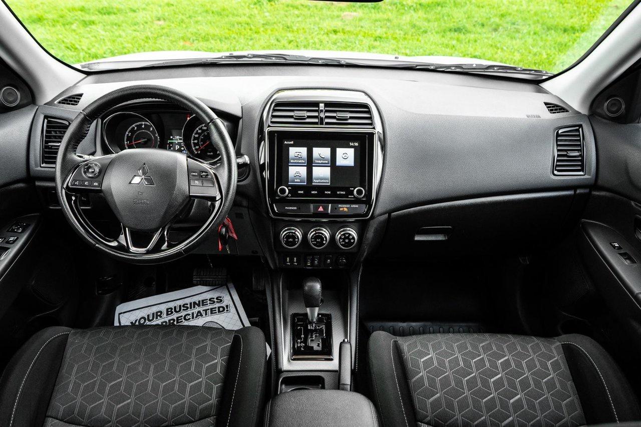 2021 Mitsubishi RVR SE AWD Photo