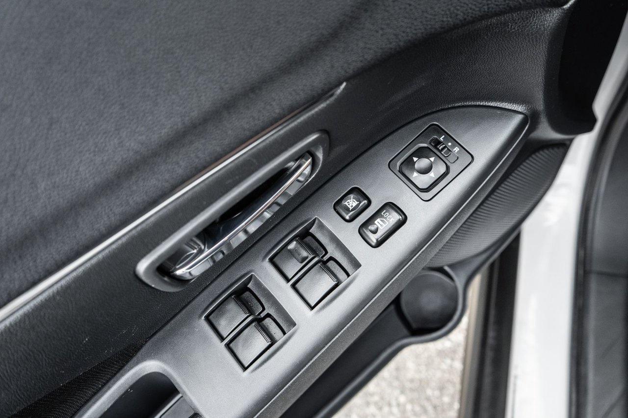 2021 Mitsubishi RVR SE AWD Photo