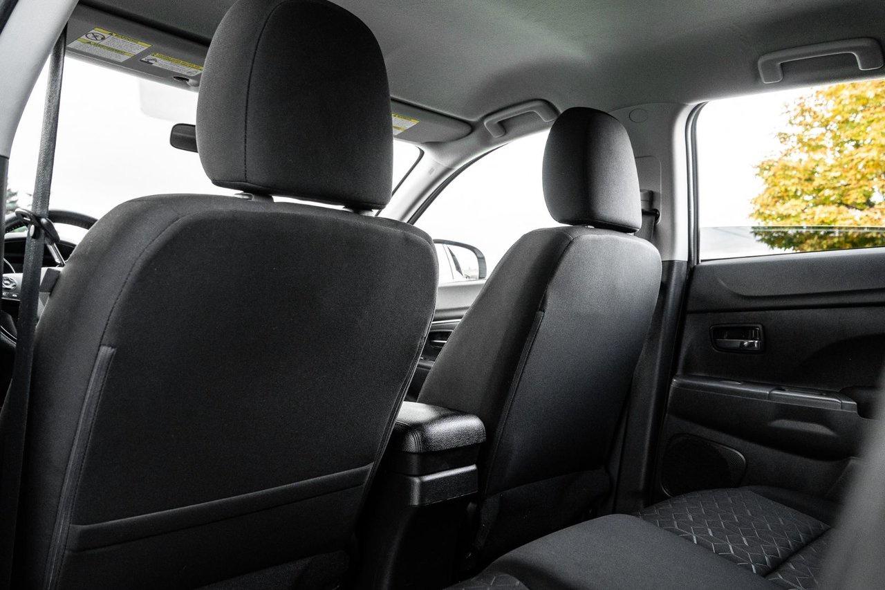 2021 Mitsubishi RVR SE AWD Photo