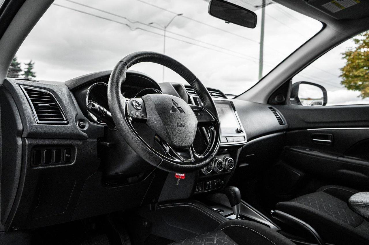 2021 Mitsubishi RVR SE AWD Photo