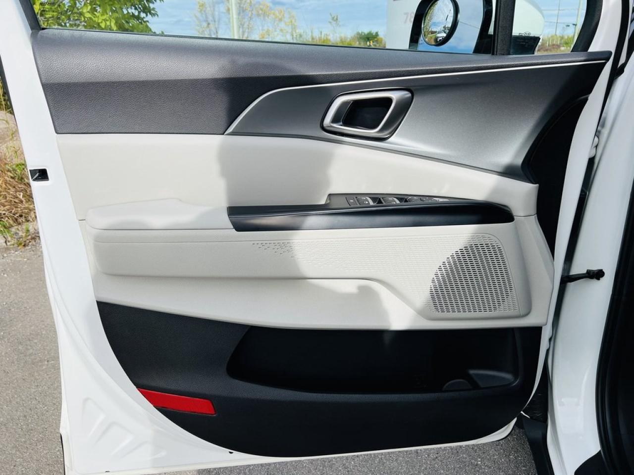 2022 Kia Carnival LX Photo