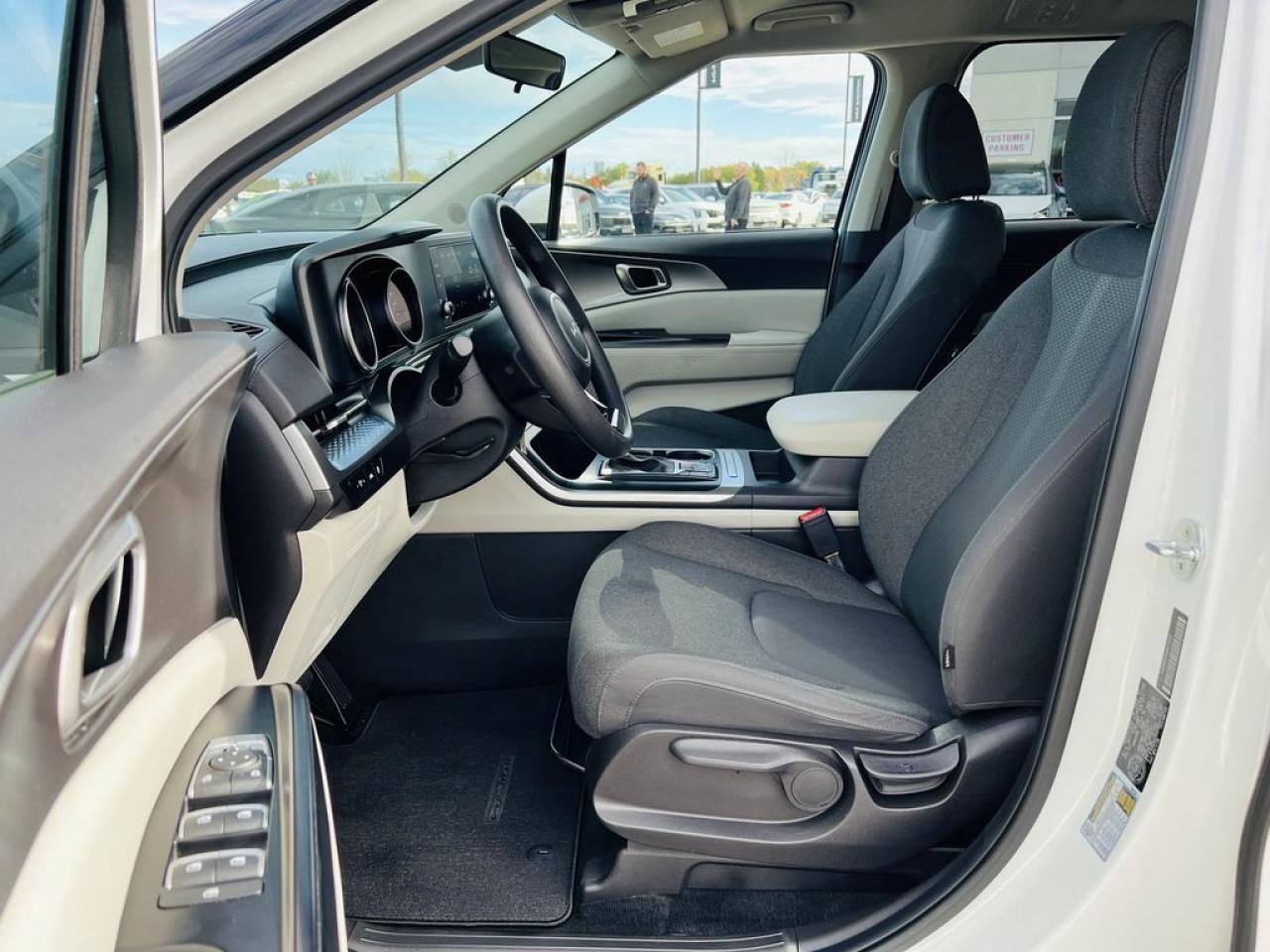 2022 Kia Carnival LX Photo