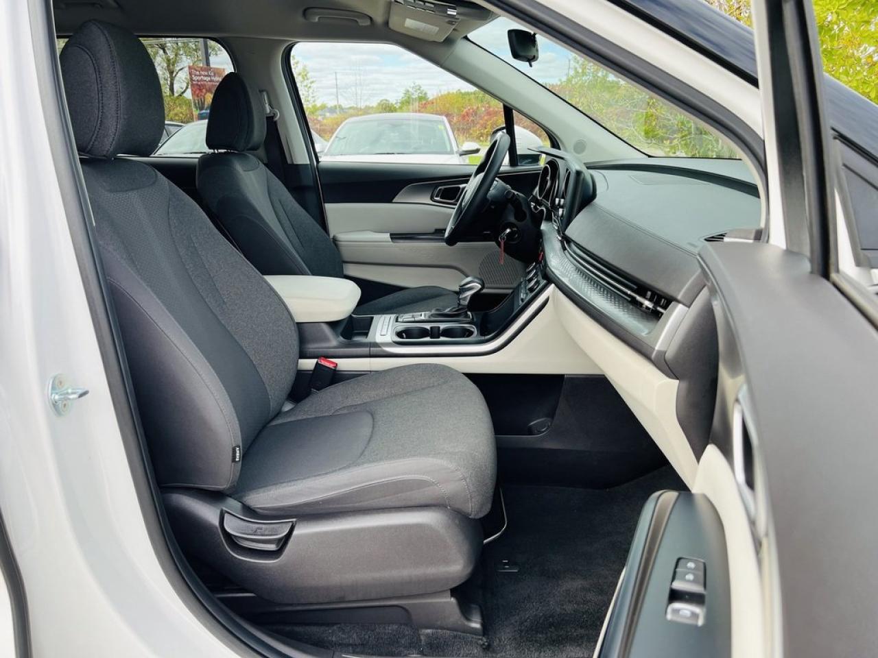 2022 Kia Carnival LX Photo