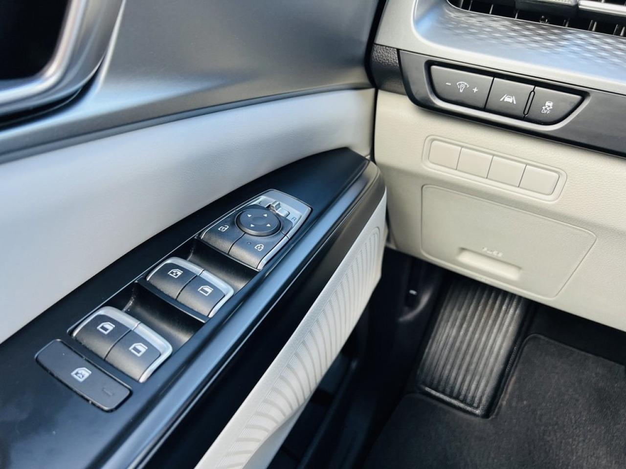 2022 Kia Carnival LX Photo