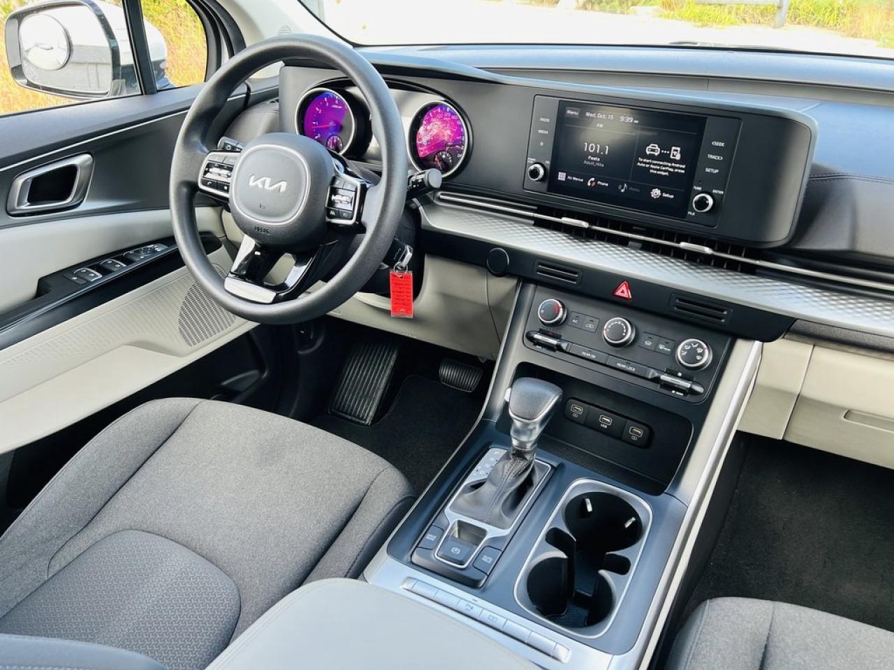 2022 Kia Carnival LX Photo