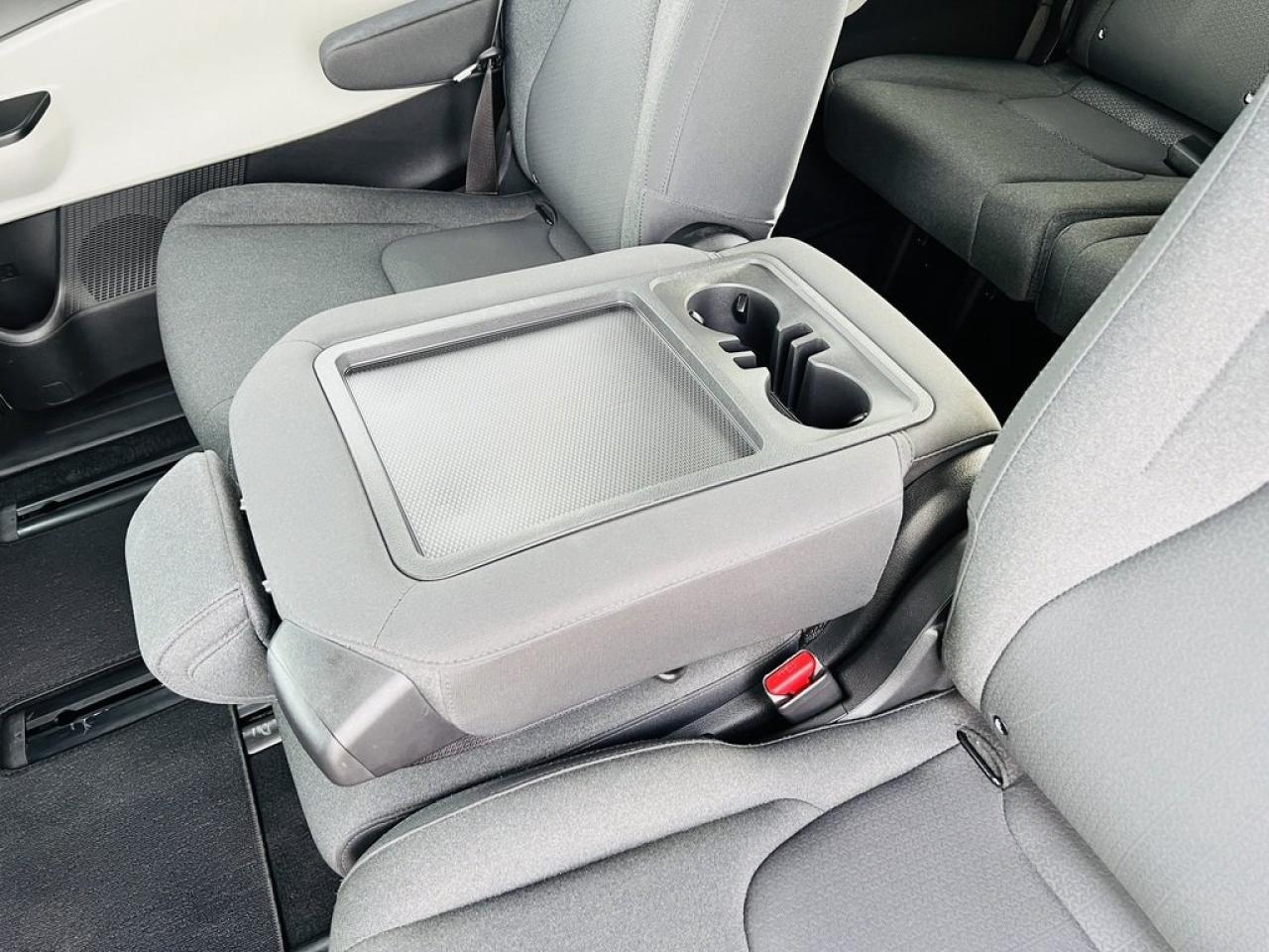 2022 Kia Carnival LX Photo