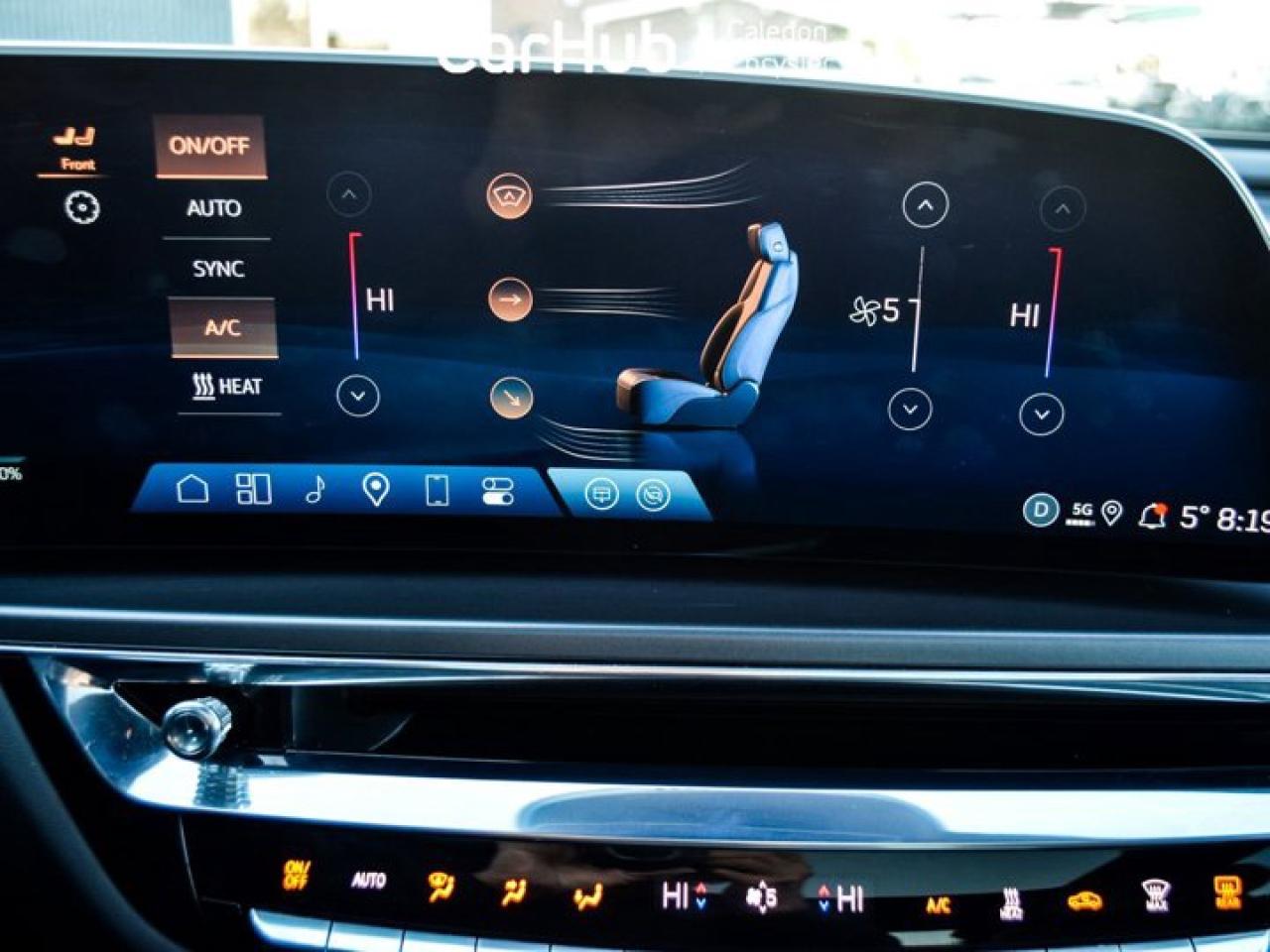 2024 Cadillac LYRIQ Tech 33"Display Glass Roof w/Power Sahade Blind Spot R-Start Photo