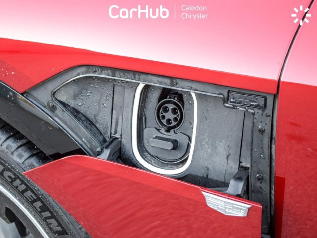 2024 Cadillac LYRIQ Tech 33"Display Glass Roof w/Power Sahade Blind Spot R-Start Photo