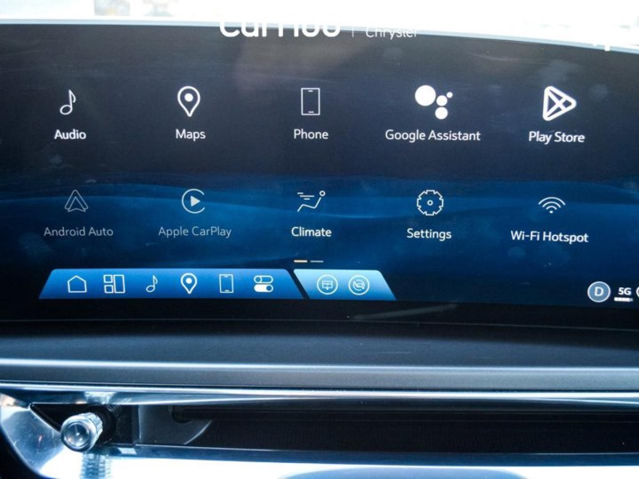 2024 Cadillac LYRIQ Tech 33"Display Glass Roof w/Power Sahade Blind Spot R-Start Photo