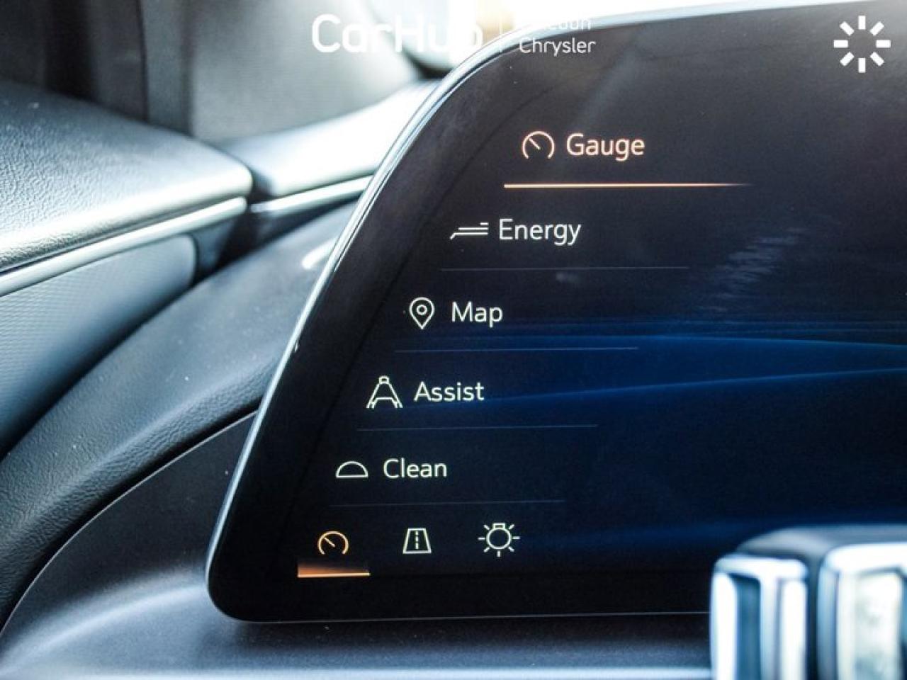 2024 Cadillac LYRIQ Tech 33"Display Glass Roof w/Power Sahade Blind Spot R-Start Photo